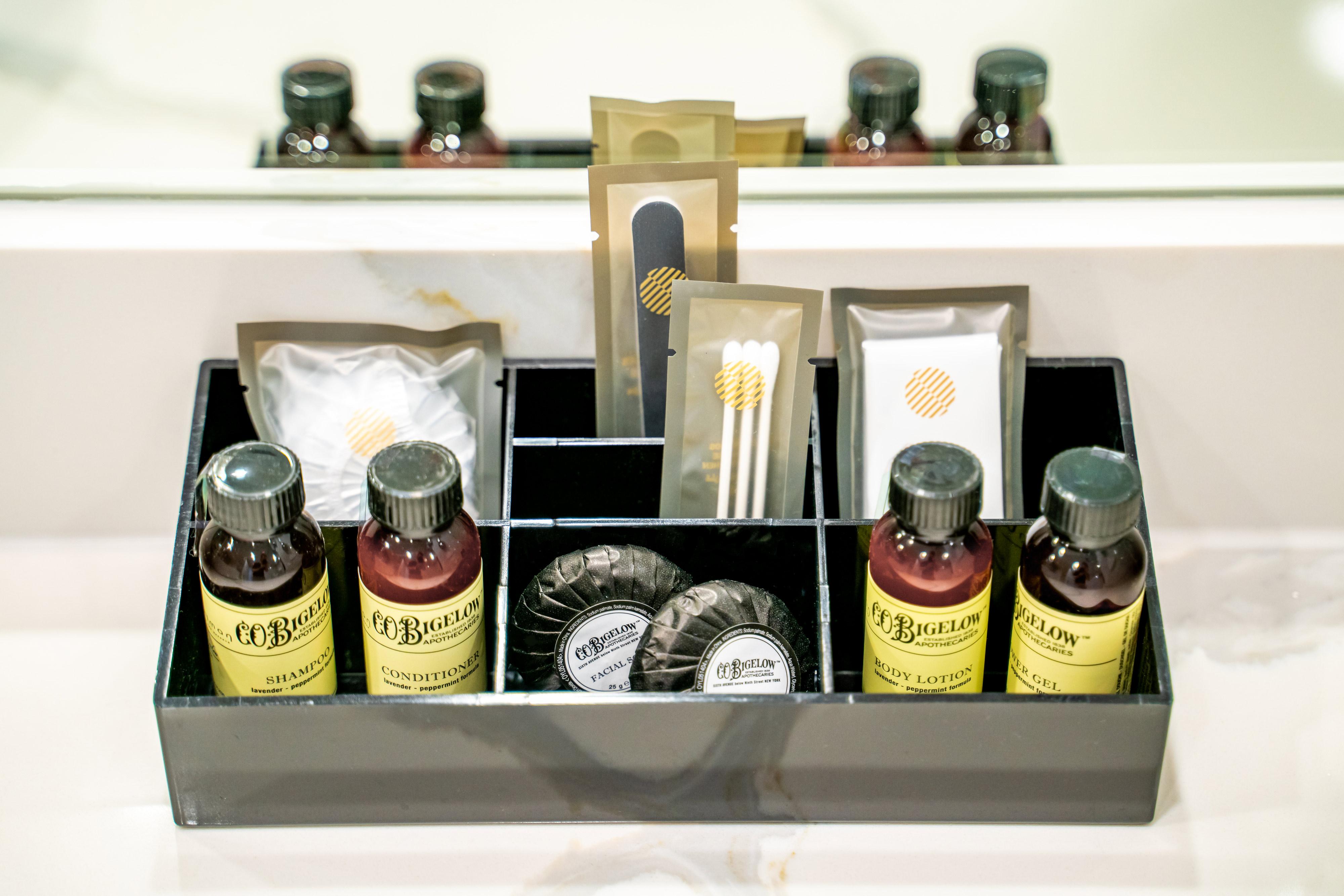 Готель Pullman Cairns International Екстер'єр фото A typical hotel amenity kit