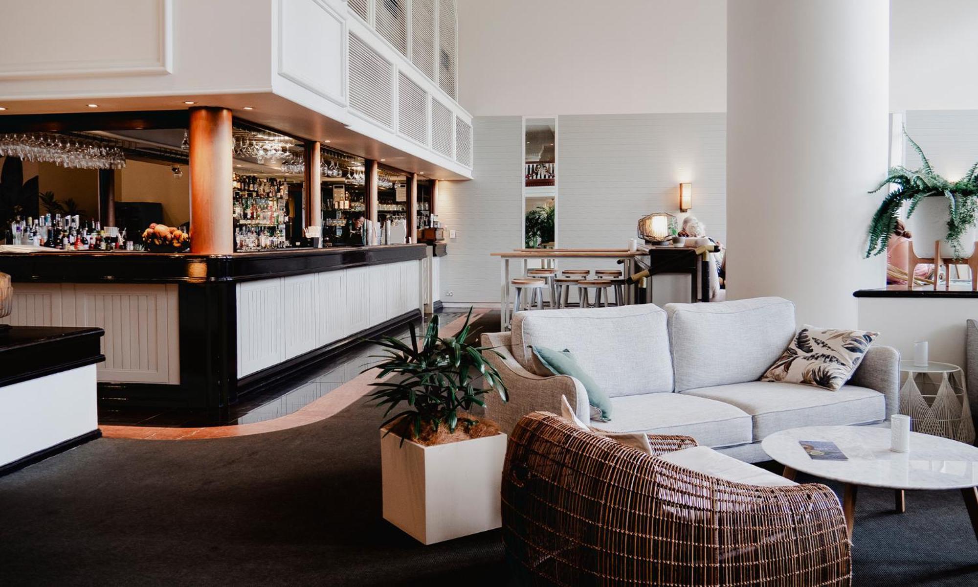 Готель Pullman Cairns International Екстер'єр фото The lounge at the hotel