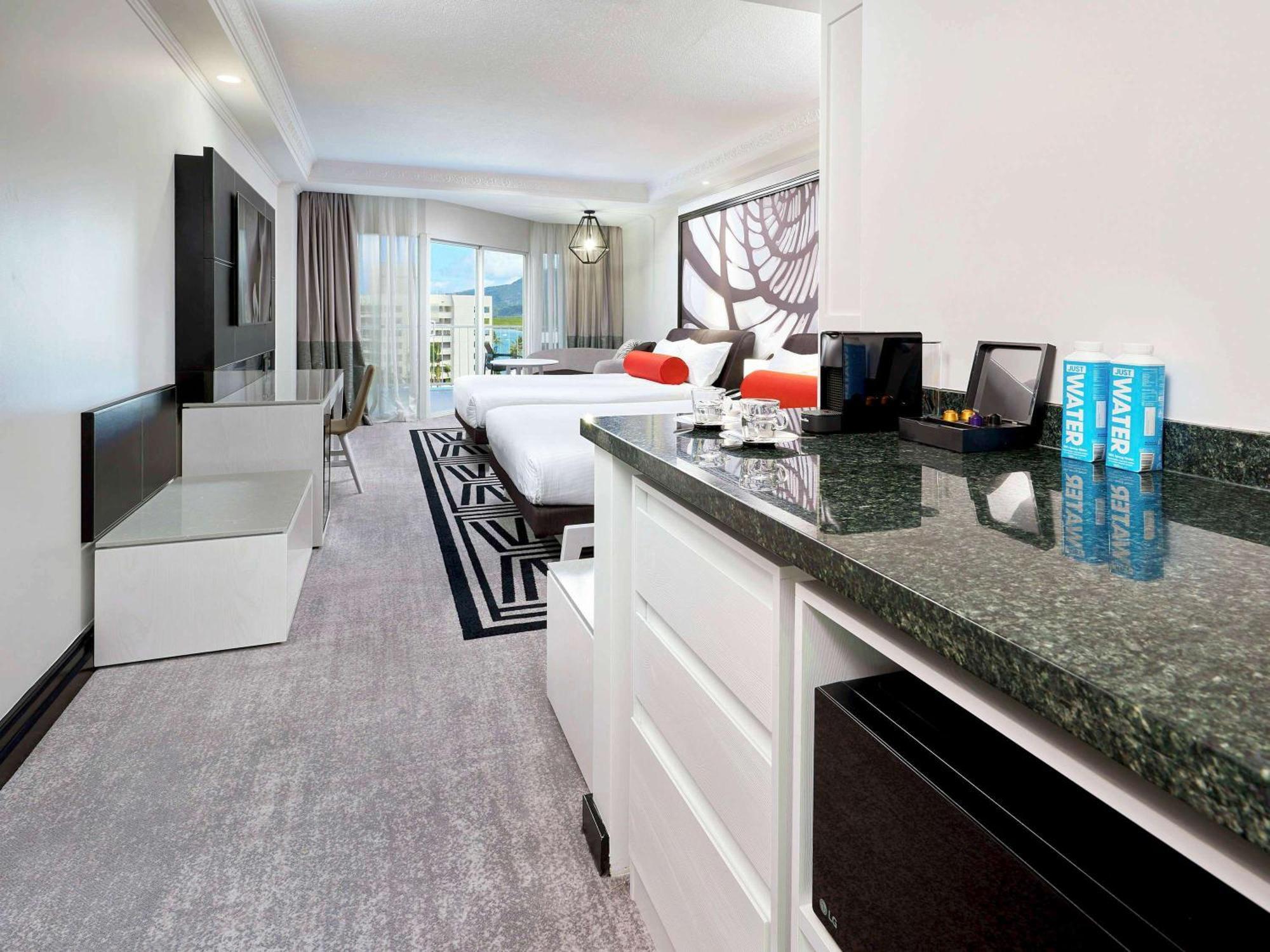 Готель Pullman Cairns International Екстер'єр фото